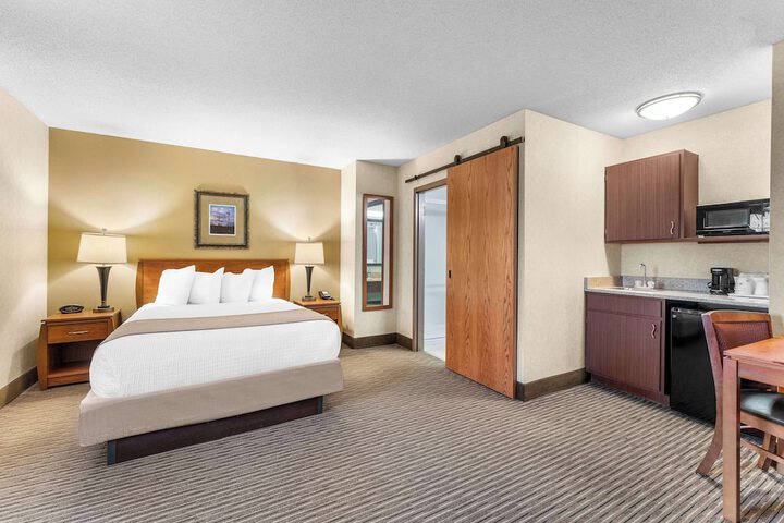 Room 28 of 38