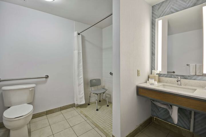 Room 14 of 68