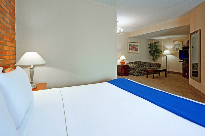 Room 13 of 29