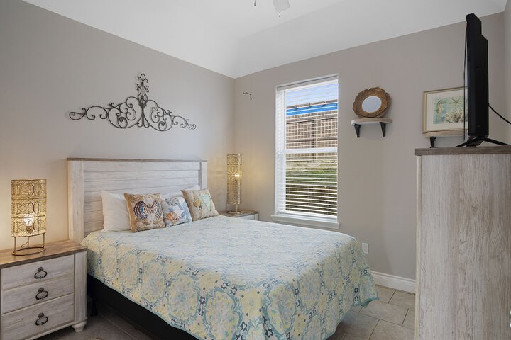 Room 20 of 33
