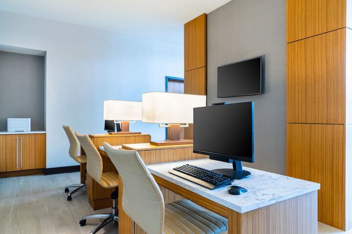 Business Center 52 of 52