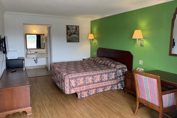 Room 22 of 30