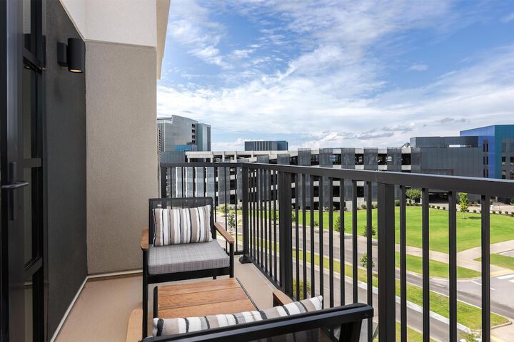 Hotel Avail Rogers Tapestry Collection by Hilton