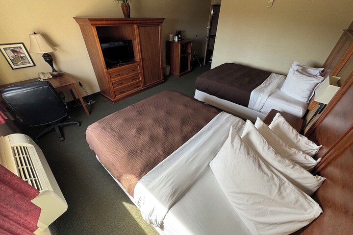 AmericInn by Wyndham McAlester