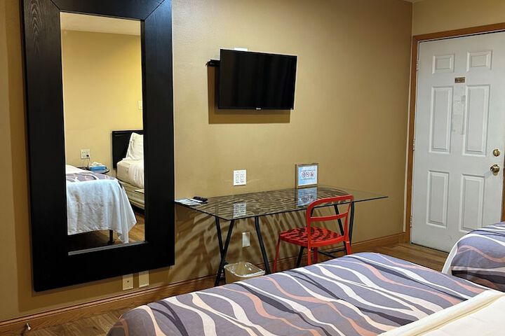 Room 3 of 24