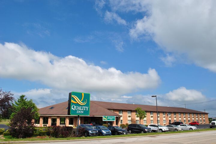 Hotel 2 of 51