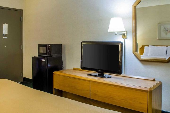 Room 9 of 26