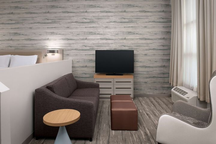 Room 15 of 51
