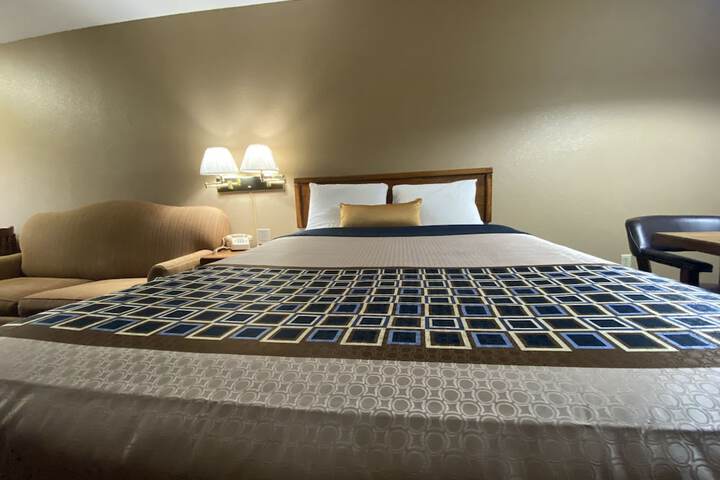 Room 16 of 30