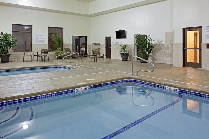 Holiday Inn Express Hotel & Suites Malone by IHG