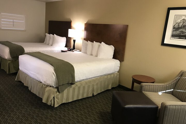 Dinosaur Inn & Suites