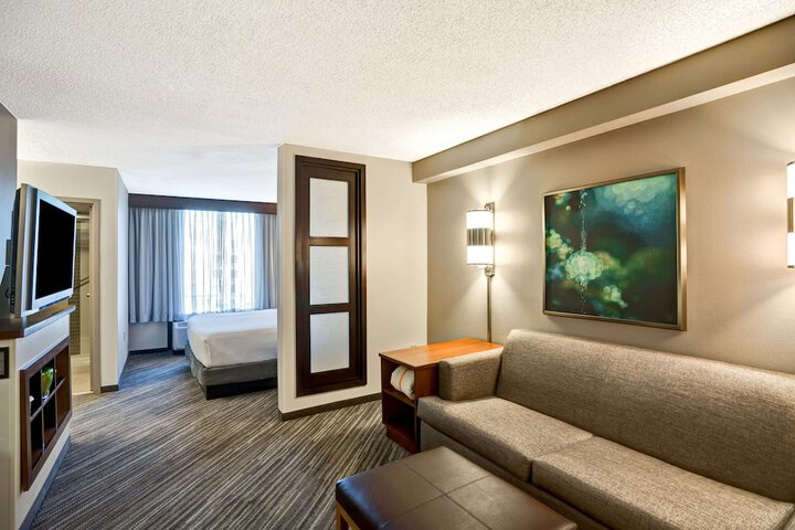 Room 11 of 39
