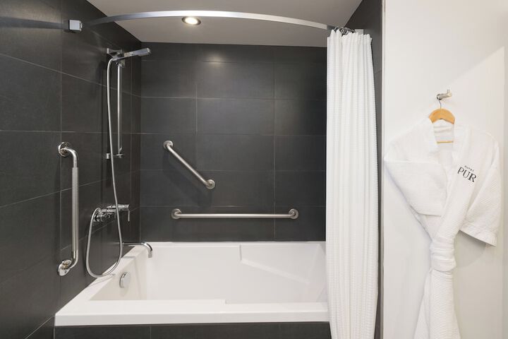 Hotel PUR Quebec a Tribute Portfolio Hotel