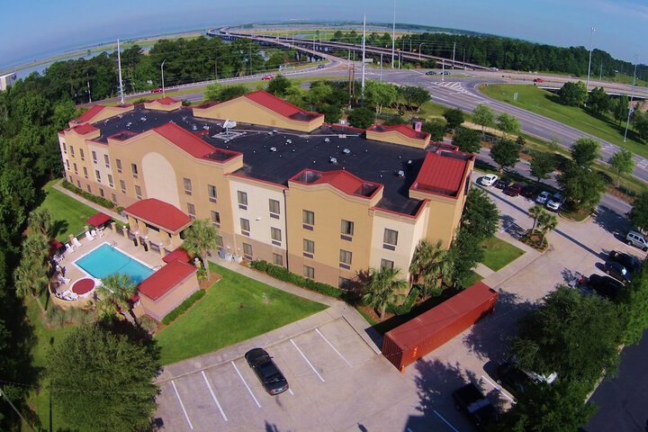 Hotel 4 of 51