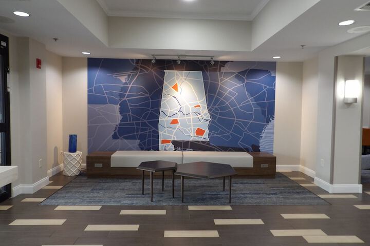 Holiday Inn Express & Suites Huntsville Airport by IHG