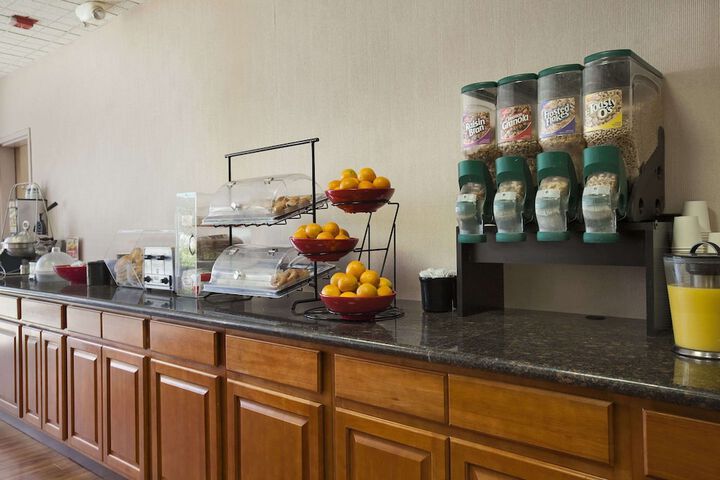 Breakfast/Coffee Service 18 of 21