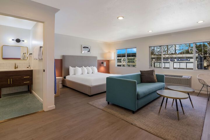 Room 51 of 68