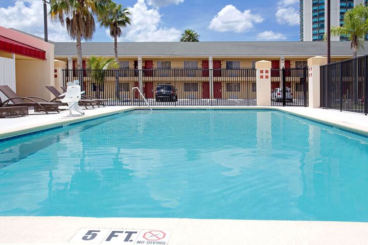 Pool 4 of 27