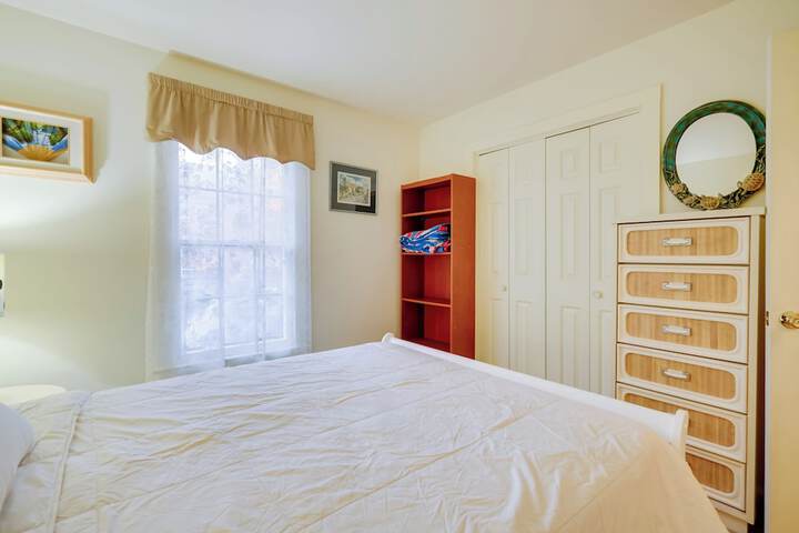 Charming Bay Head Retreat - Half-mi to Beach!