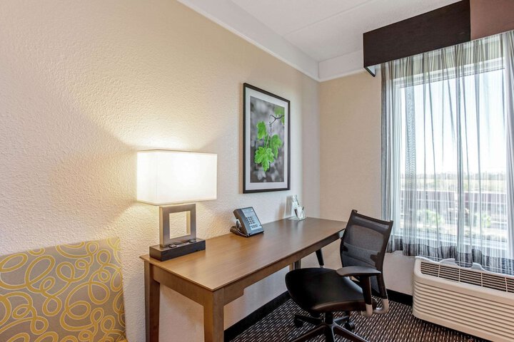 Room 20 of 34