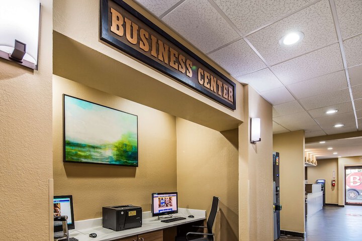 Business Center 12 of 13