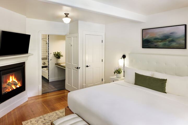 Room 41 of 48