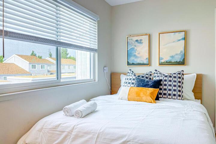 Sweet 2 bd for monthly stay! 20 mi to Disney
