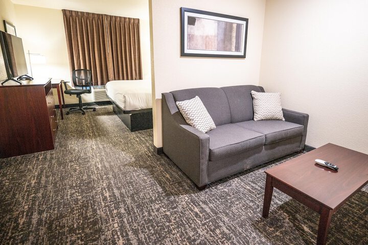 Cobblestone Hotel & Suites - Lamar