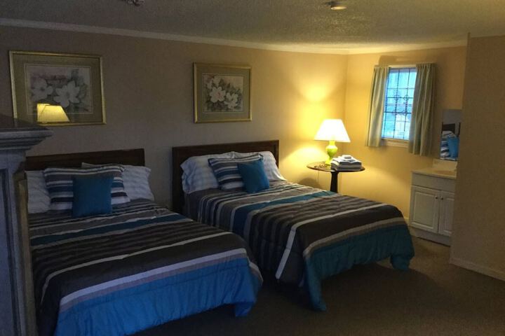 Room 16 of 19