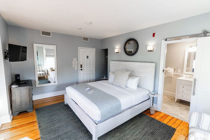 Room 16 of 70