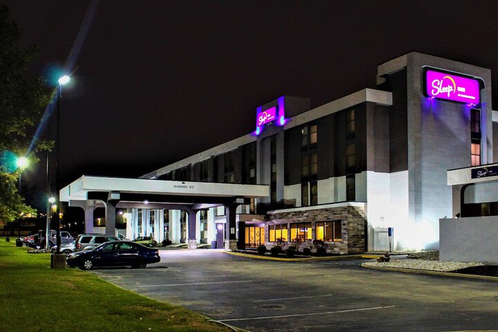 Hotel 6 of 30