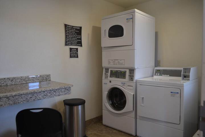 Room 10 of 26