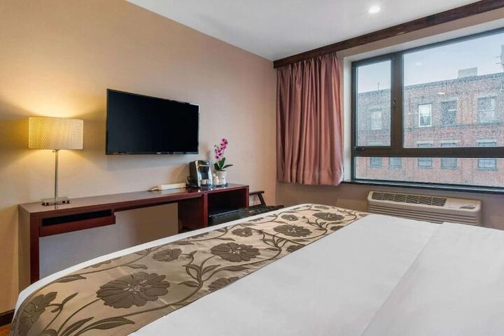 Room 26 of 35