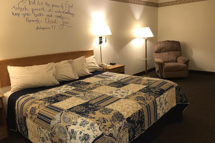 Room 8 of 16