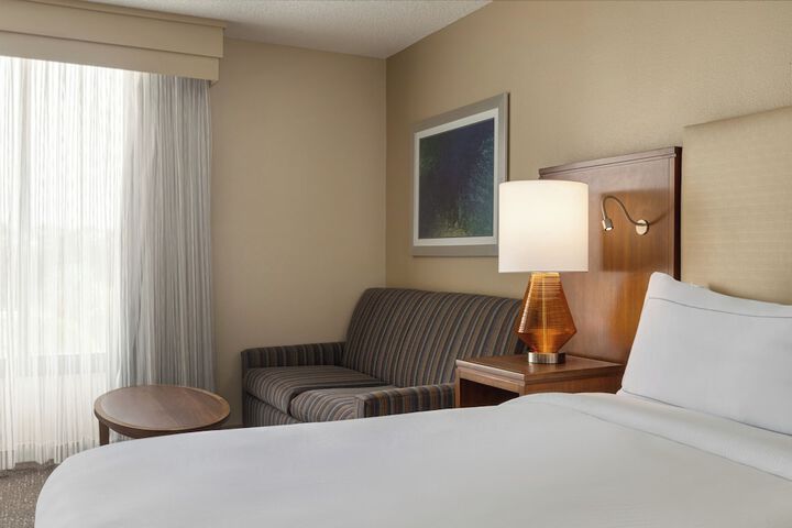 Doubletree by Hilton Fort Myers at Bell Tower Shops