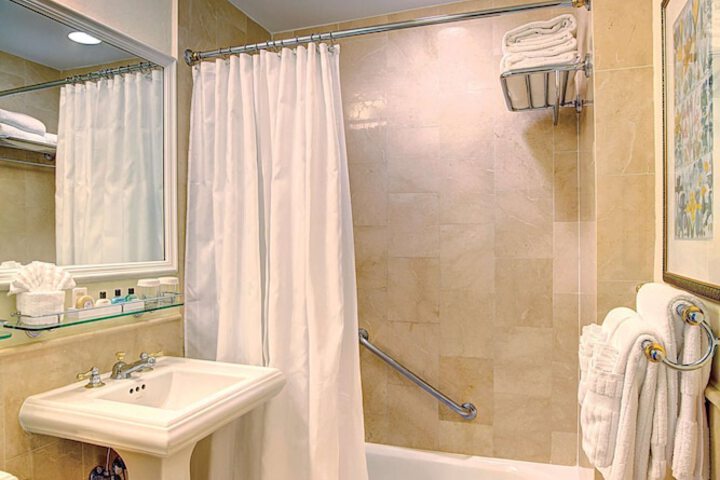 Sea View Hotel Bal Harbour, on the Ocean