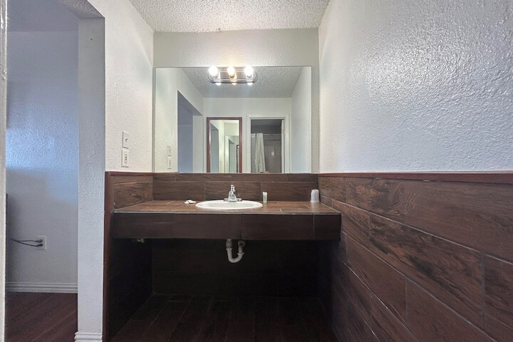 Room 42 of 65