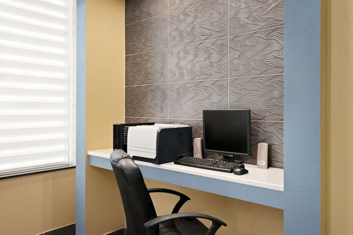 Business Center 22 of 22