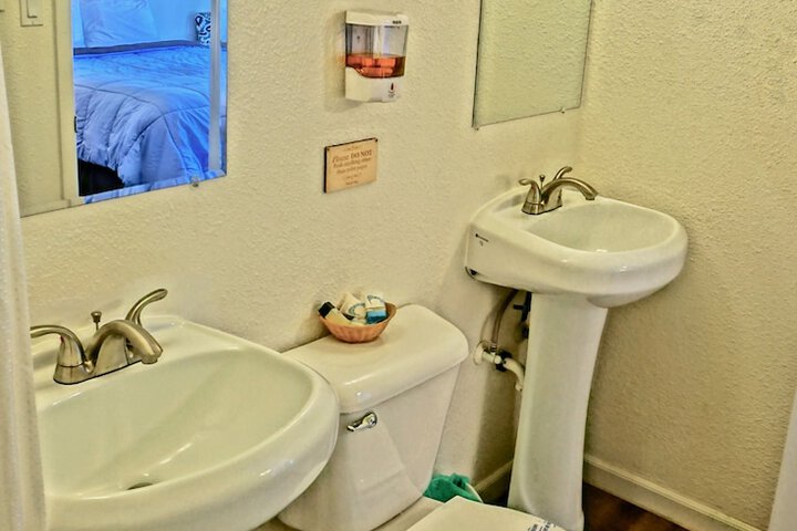 Room 21 of 48