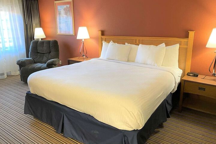 Crossroads Hotel and Event Center