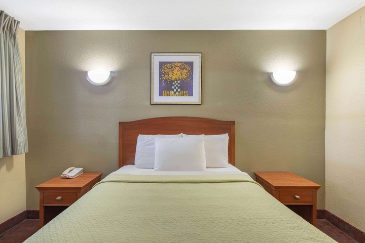 Room 12 of 18