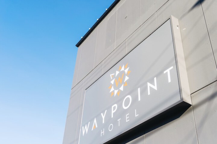 Waypoint Hotel