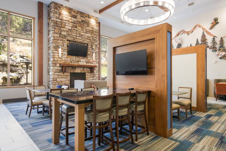 Holiday Inn Express Hotel & Suites Custer by IHG