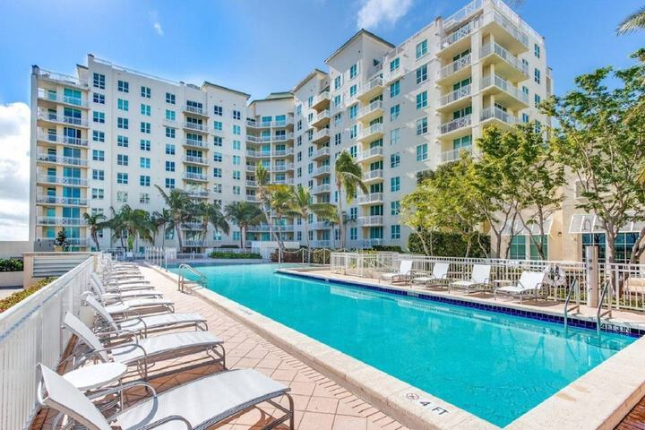 Casa Costa 308s Studio Pools, Jacuzzi, Beach, Shops & Dog Friendly
