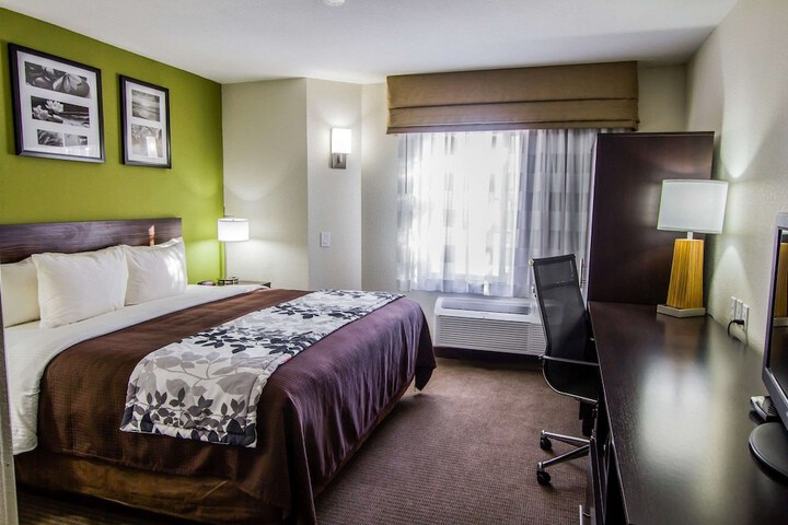Room 13 of 38