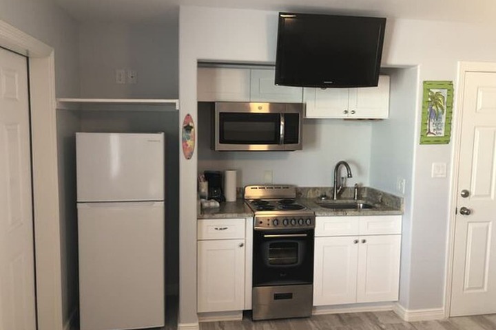 Beachgate CondoSuites and Oceanfront Resort