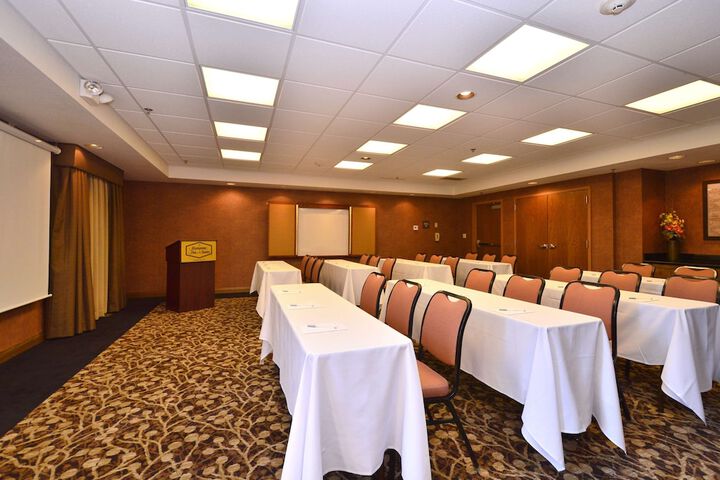 Hampton Inn & Suites Carson City