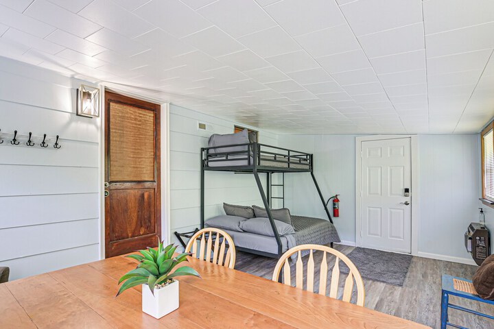Home w / Bunkroom: 2 Mi to Hatfield & Mccoy Trail
