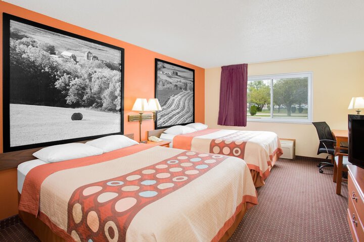 Room 52 of 62