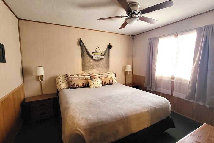 Room 52 of 86